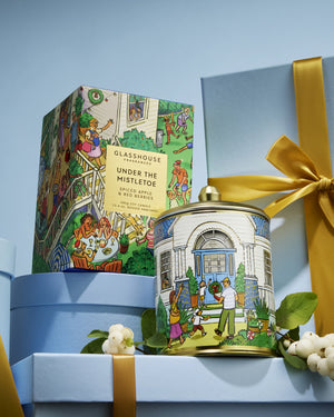 Glasshouse Fragrances 380g Candle Christmas - Under The Mistletoe