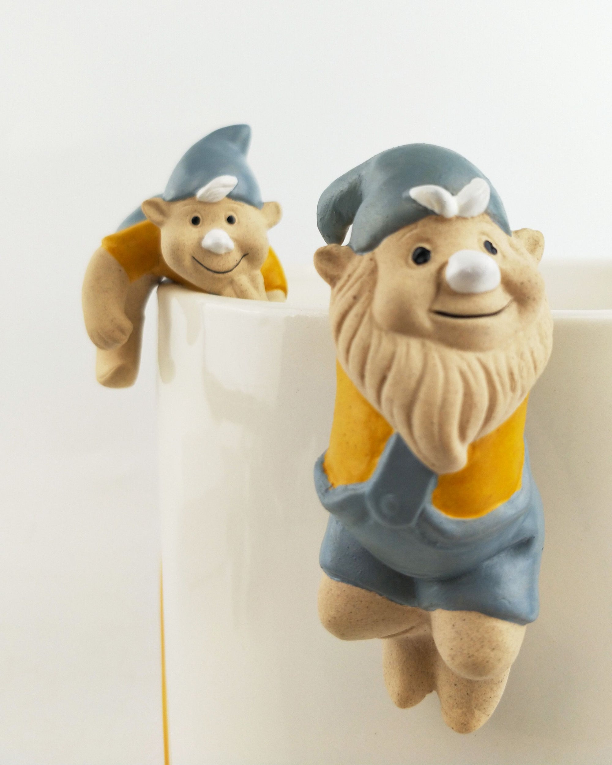 Gnome Pot hanger blue & yellow